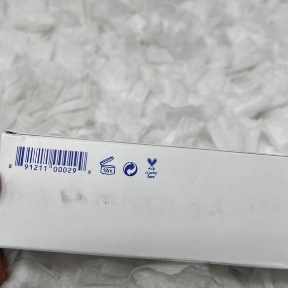 Malin + Goetz Detox Face Mask 4fl. Oz - Picture 4 of 8